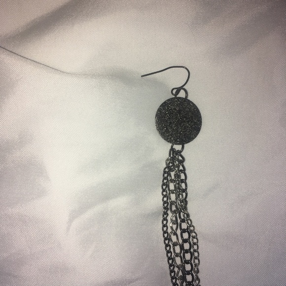 FUN FLIRTY PARTY LONG FEATHER EARINGS - Picture 5 of 6